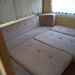 Letniskowe Przyczepy Kempingowe Zacisze キャンプ場 *
