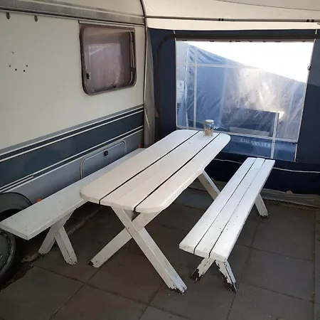 Letniskowe Przyczepy Kempingowe Zacisze Kamp alanı Mielno (Koszalin)