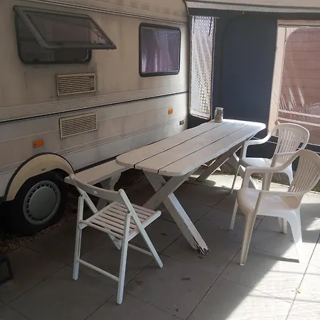 Kamp alanı Letniskowe Przyczepy Kempingowe Zacisze Mielno (Koszalin)