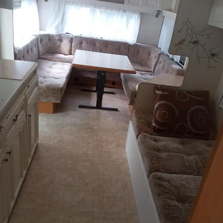 Campingplads Letniskowe Przyczepy Kempingowe Zacisze