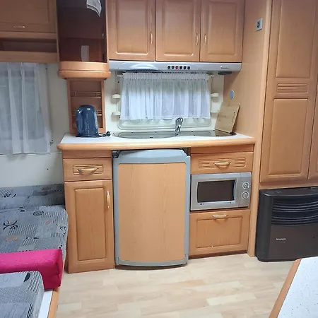 Kemping Letniskowe Przyczepy Kempingowe Zacisze *